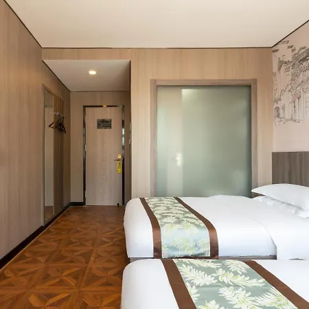East Sacred Hotel ᴸᴱo---Foreign Accept---Tourism Service English-Speaking 丨 Near Tiananmen Forbidden City丨very Close To Metro Zhangzizhong And Beixinqiao 丨european Foot Ball English丨free Advance Tickets And Laundry Drying Service Coffee Snacks Beijing Luaran gambar