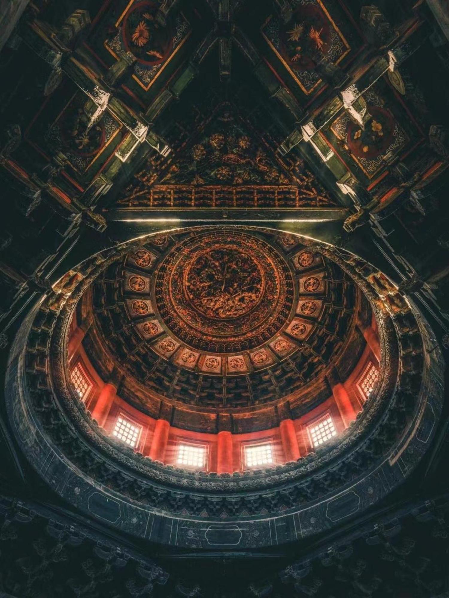 East Sacred ᴸᴱo---foreign Accept---tourism Service English-speaking 丨 Near Tiananmen Forbidden City丨very Close To Metro Zhangzizhong And Beixinqiao 丨european Foot Ball English丨free Advance Tickets And Laundry Drying Service Coffee Snacks