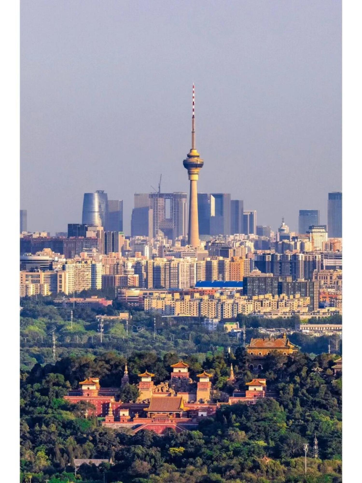 East Sacred ᴸᴱo---foreign Accept---tourism Service English-speaking 丨 Near Tiananmen Forbidden City丨very Close To Metro Zhangzizhong And Beixinqiao 丨european Foot Ball English丨free Advance Tickets And Laundry Drying Service Coffee Snacks