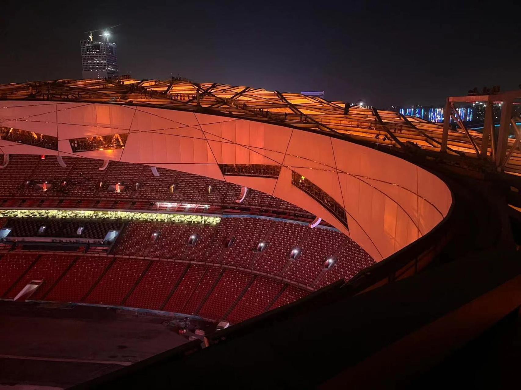 East Sacred ᴸᴱo---foreign Accept---tourism Service English-speaking 丨 Near Tiananmen Forbidden City丨very Close To Metro Zhangzizhong And Beixinqiao 丨european Foot Ball English丨free Advance Tickets And Laundry Drying Service Coffee Snacks 4*